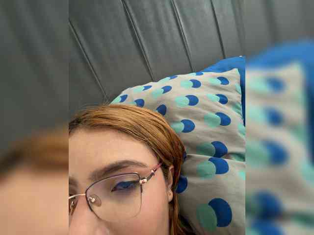 PaulinRoss bongacams live cam model