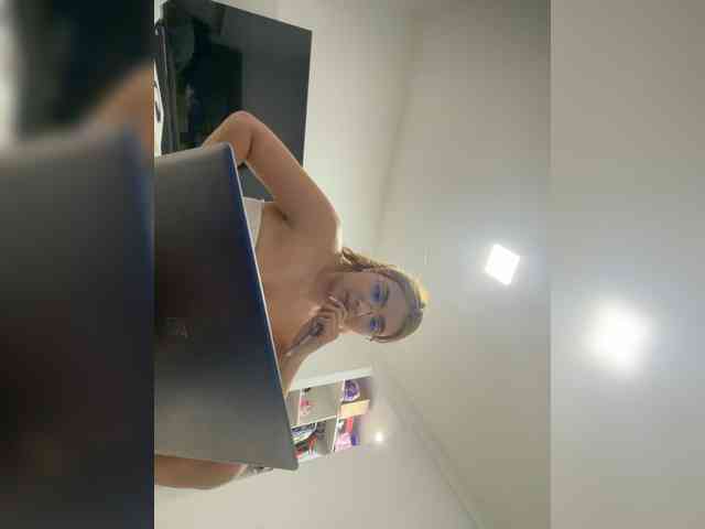 PaulinRoss bongacams live cam model
