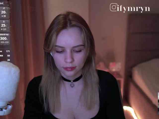 fymryn bongacams live cam model