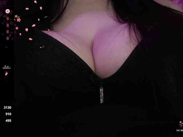 YennSI bongacams live cam model