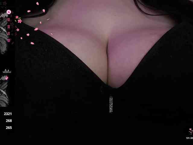 YennSI bongacams live cam model