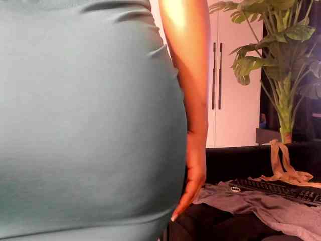 Big-Black-Ass bongacams live cam model