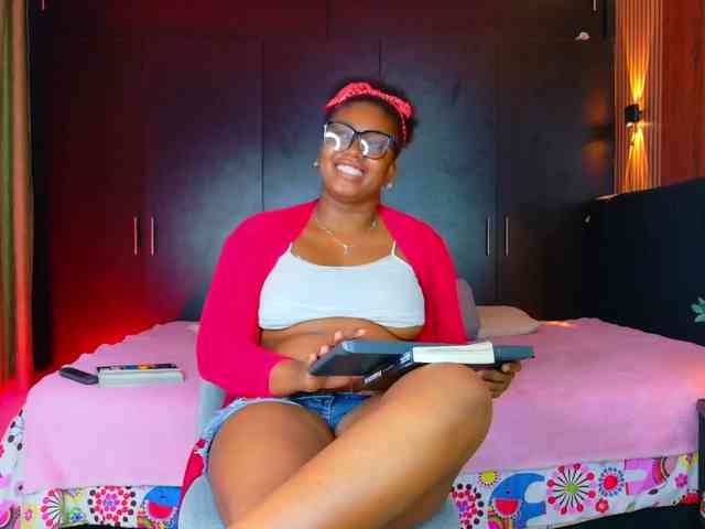 Black-gem18 bongacams live cam model