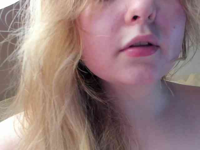teeencute bongacams live cam model