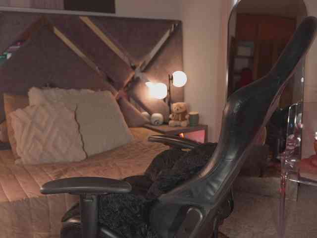 KateOwens bongacams live cam model