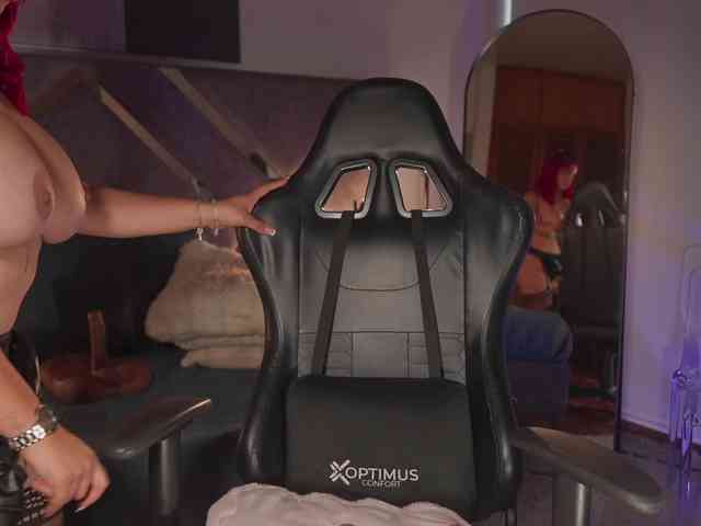 KateOwens bongacams live cam model