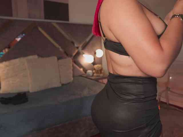 KateOwens bongacams live cam model