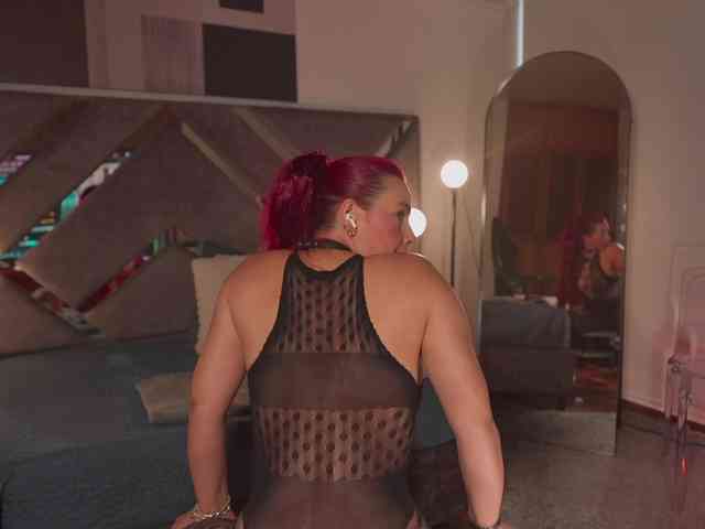 KateOwens bongacams live cam model