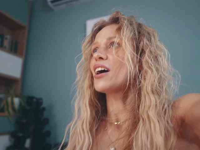 HEYBANANA bongacams live cam model