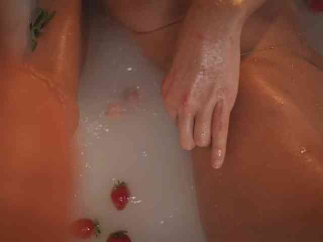 HEYBANANA bongacams live cam model