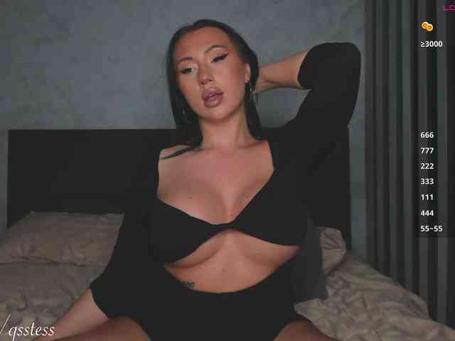 qsstess bongacams live cam model
