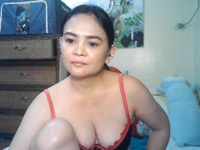 lilymaepinay bongacams live cam model