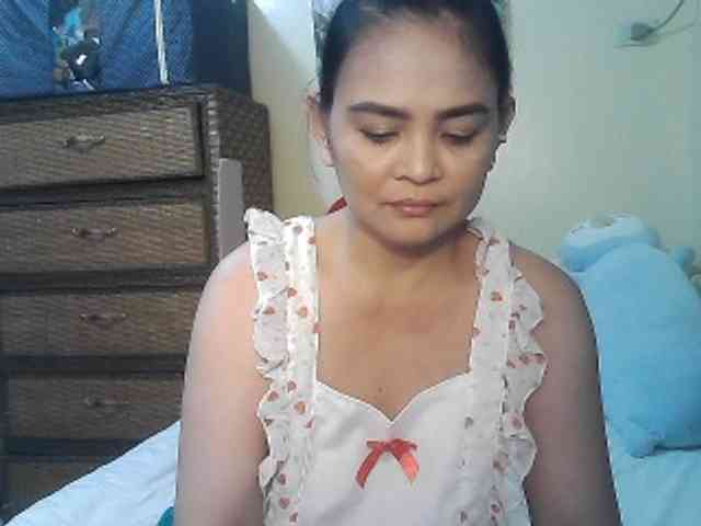 lilymaepinay bongacams live cam model