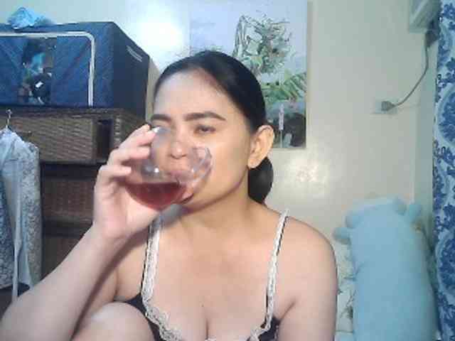 lilymaepinay bongacams live cam model