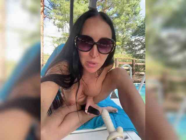 Janochka666 bongacams live cam model