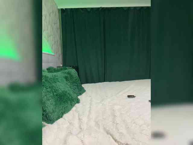 MiaLiaHot bongacams live cam model
