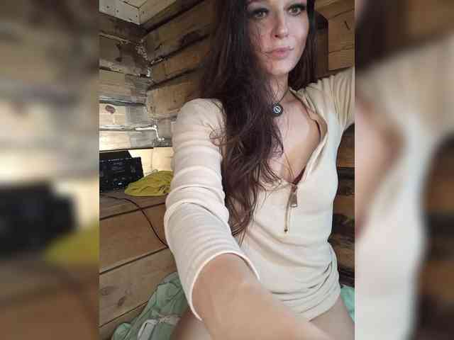 Mussypussy222 bongacams live cam model