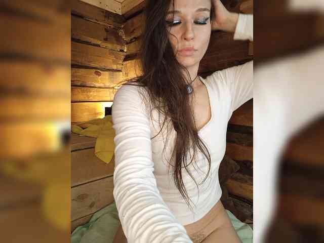 Mussypussy222 bongacams live cam model