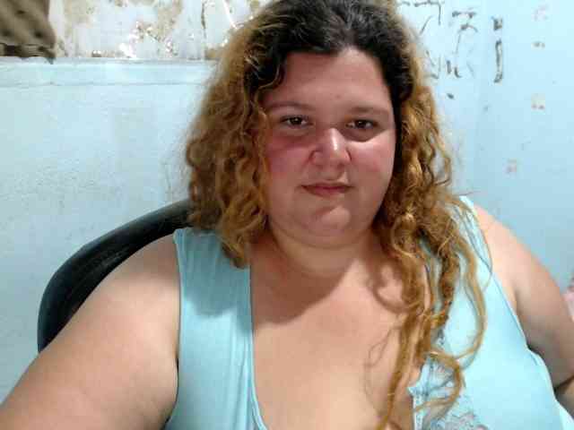 squirtbbw bongacams live cam model