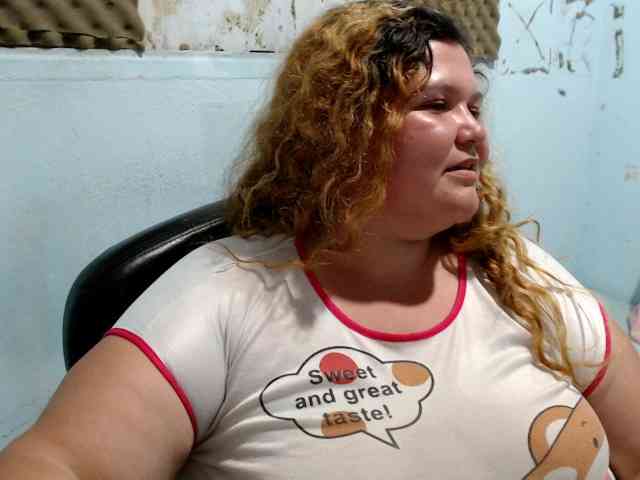 squirtbbw bongacams live cam model