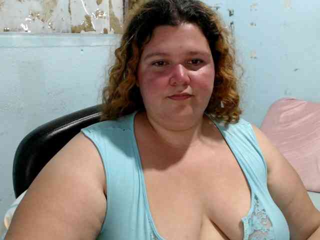 squirtbbw bongacams live cam model