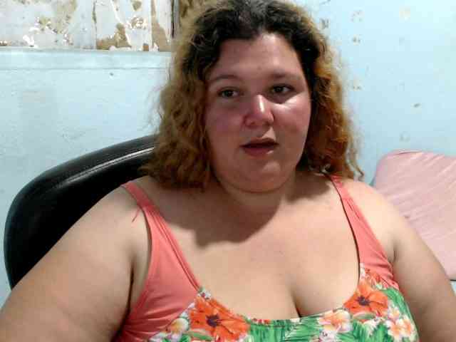 squirtbbw bongacams live cam model