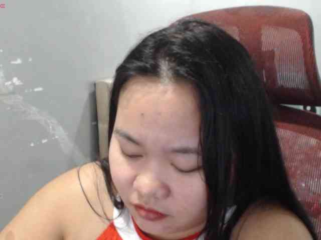 BubbleButtPinay bongacams live cam model