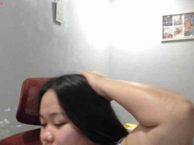BubbleButtPinay bongacams live cam model