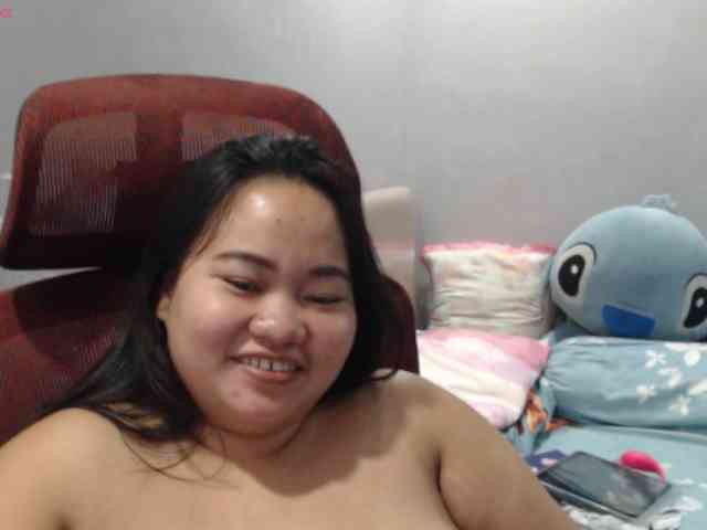 BubbleButtPinay bongacams live cam model