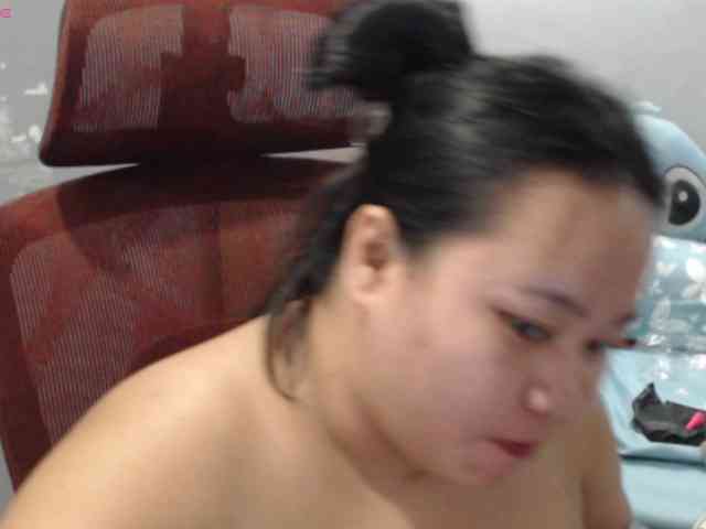 BubbleButtPinay bongacams live cam model