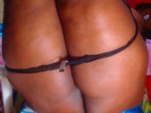 kimfierykitty bongacams live cam model