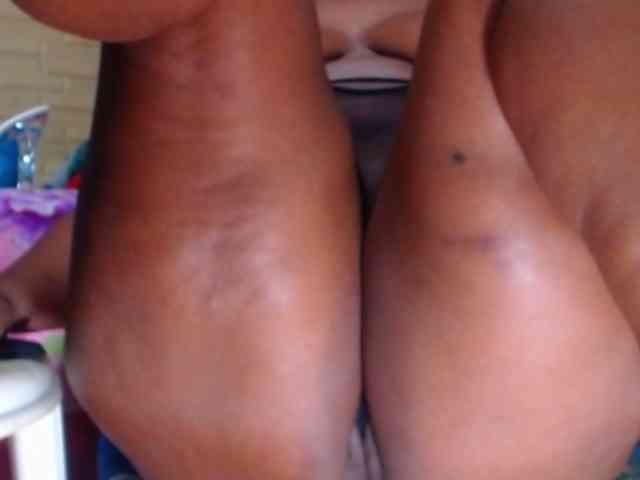 kimfierykitty bongacams live cam model