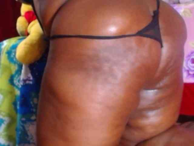 kimfierykitty bongacams live cam model