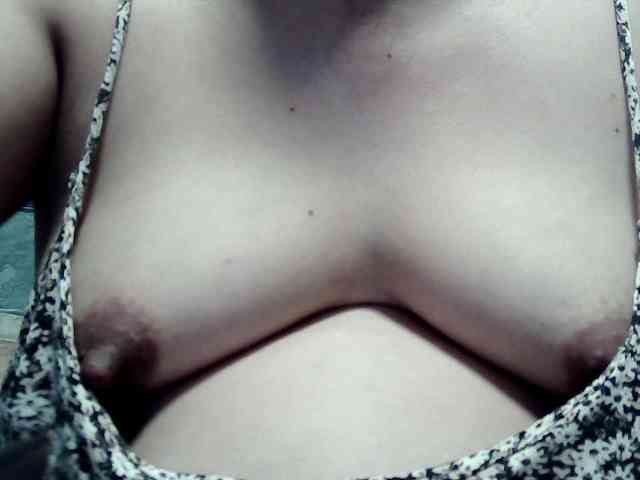 lovelyshantal bongacams live cam model