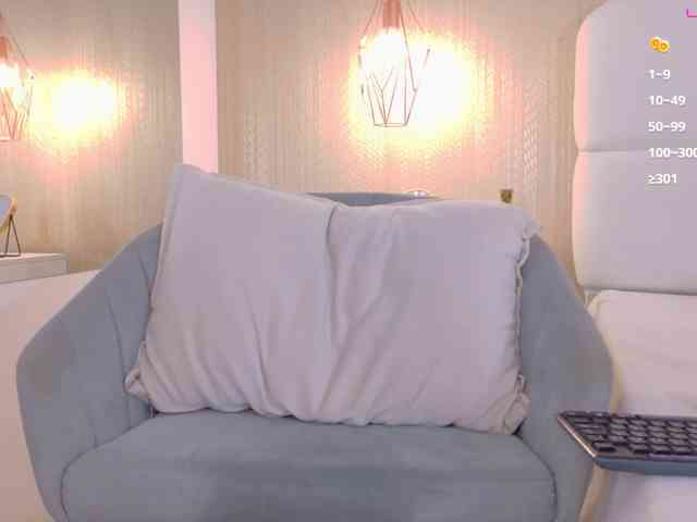 Mia-Starr bongacams live cam model