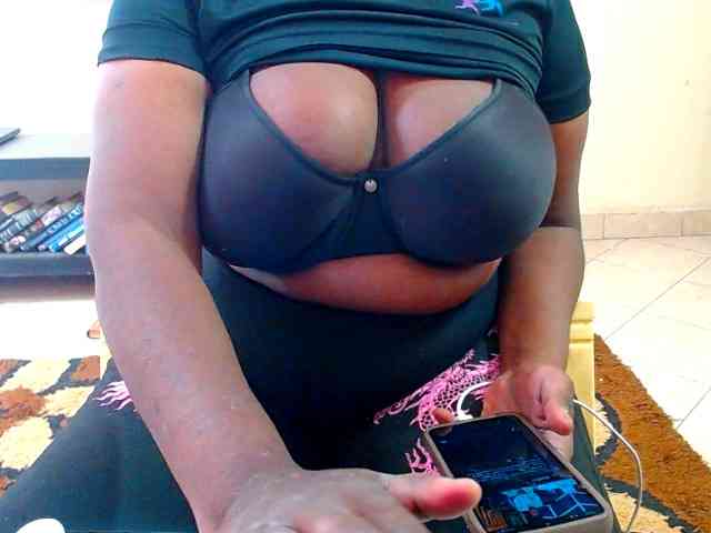 Dalia70 bongacams live cam model
