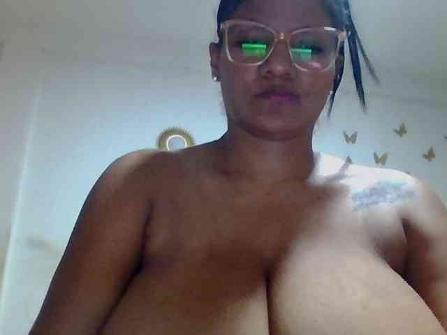 Mayito-love- bongacams live cam model