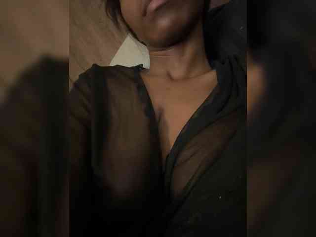 Anaisbeily bongacams live cam model