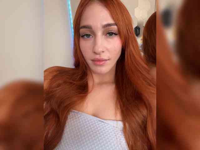 ArinaSmile bongacams live cam model