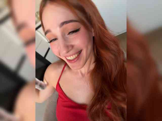 ArinaSmile bongacams live cam model