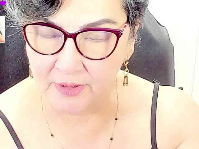 cataleya-mom bongacams live cam model