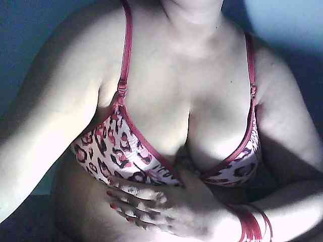 sexycharu bongacams live cam model
