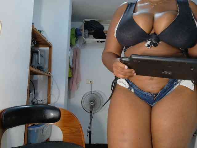 LiraRusso1 bongacams live cam model
