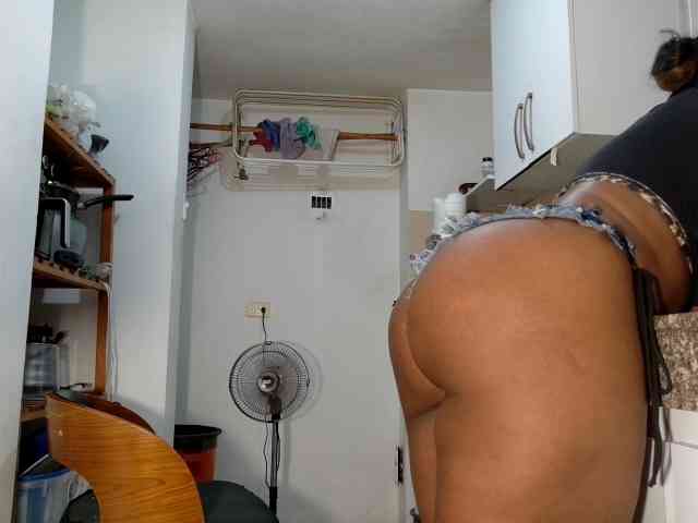 LiraRusso1 bongacams live cam model