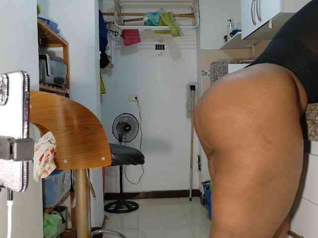 LiraRusso1 bongacams live cam model