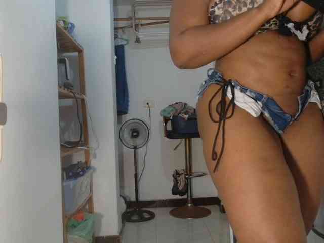 LiraRusso1 bongacams live cam model