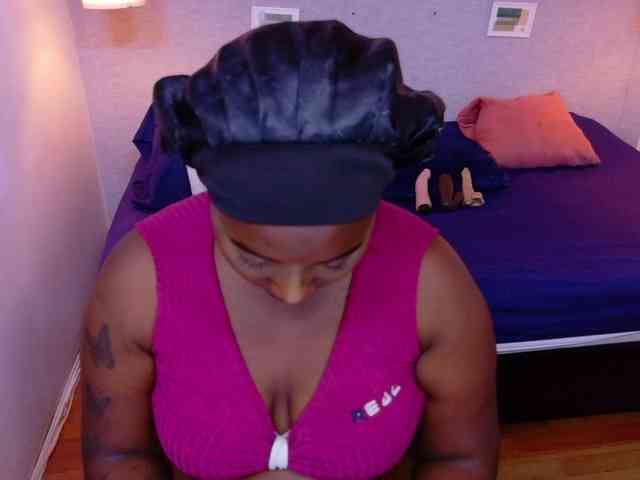 kiara-evanss bongacams live cam model