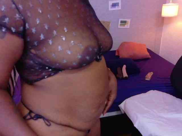 kiara-evanss bongacams live cam model