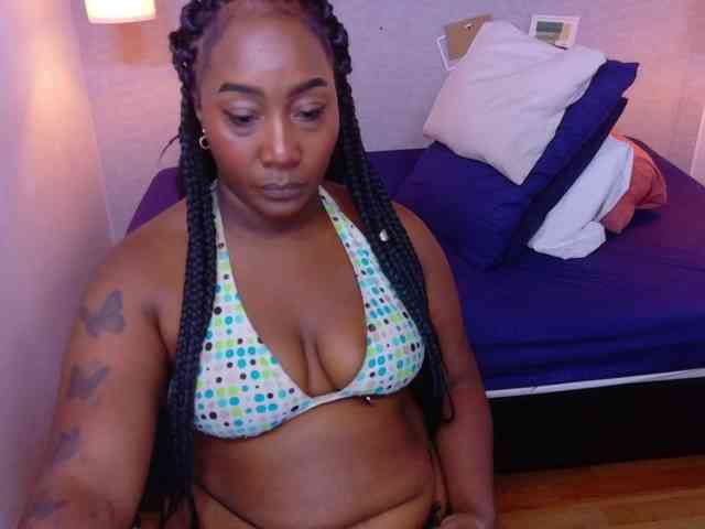kiara-evanss bongacams live cam model