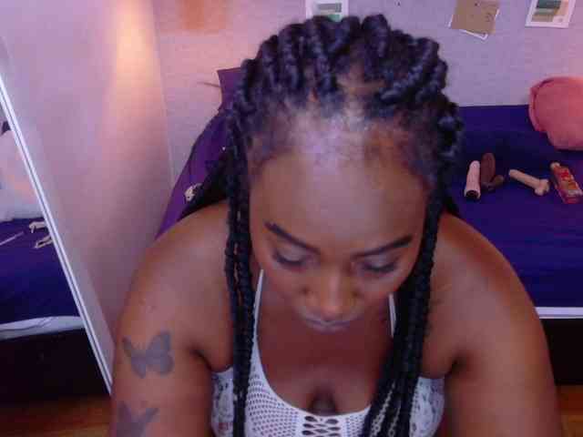 kiara-evanss bongacams live cam model